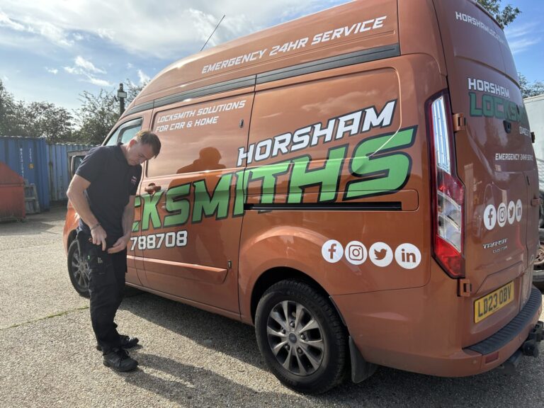 Horsham Locksmiths van contact us